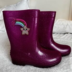 Girls Sparkle Fuchsia Rain Boots with Star Rainbow Charm (11)